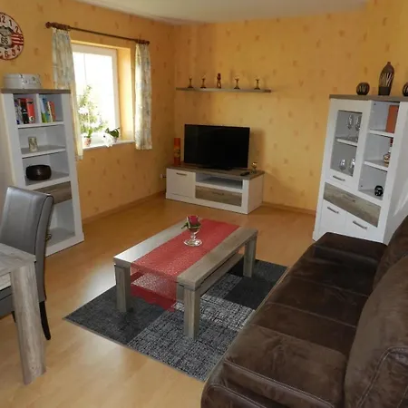 Schoene Und Modern Eingerichte Ferienwohnung Mit Terrasse Und Moselblick アパート *