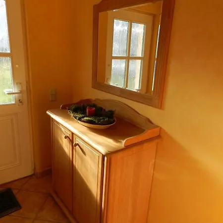 Schoene Und Modern Eingerichte Ferienwohnung Mit Terrasse Und Moselblick アパート *
