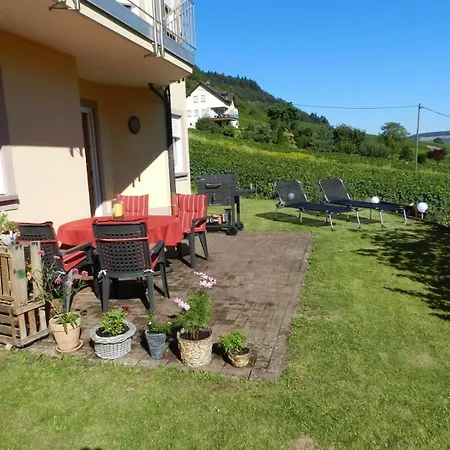 Schoene Und Modern Eingerichte Ferienwohnung Mit Terrasse Und Moselblick