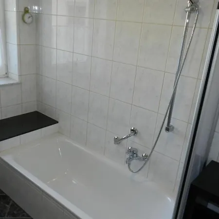 Schoene Und Modern Eingerichte Ferienwohnung Mit Terrasse Und Moselblick アパート *